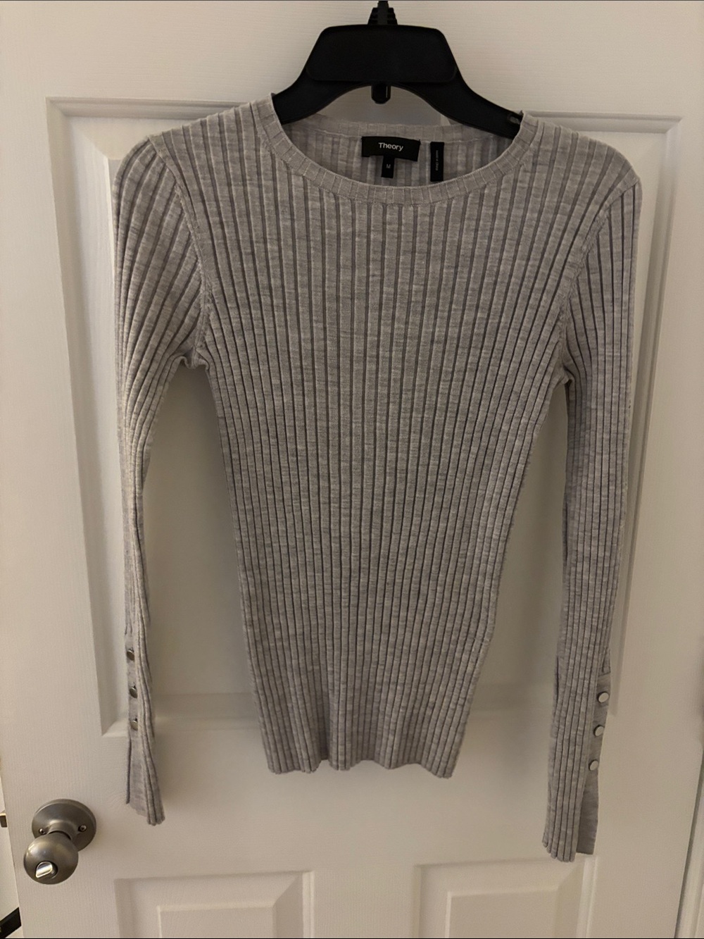 Theory Ribbed Long-Sleeve Knit  Sweater with  slit cuff design NEW light gray